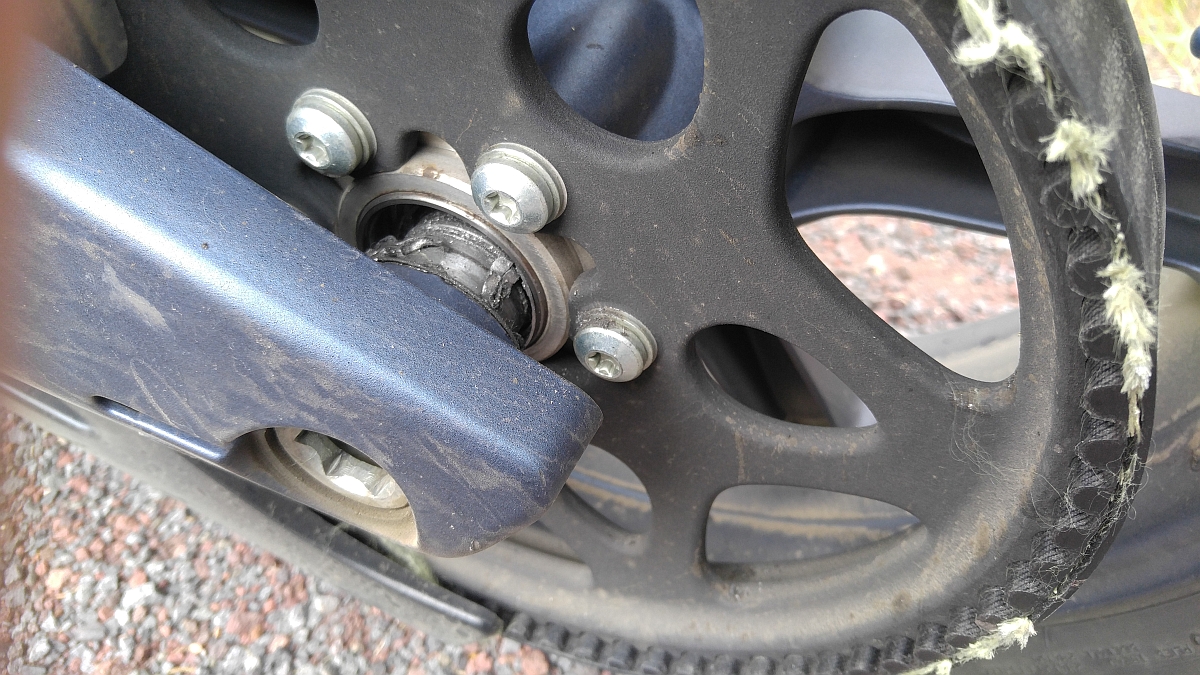 rear wheel bearing fail 2